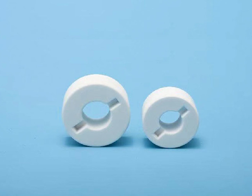 Hiệu suất cao 95% nhôm oxit Các bộ phận gốm dẫn điện tốt Độ bền cơ khí