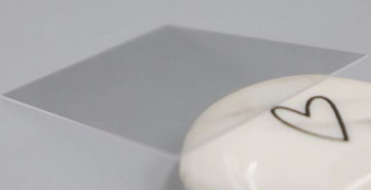 Đồ gốm minh bạch nhôm